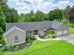 4 Mayflower Rd, Hallowell, ME 04347