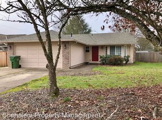 319 SW 7th St, Dundee, OR 97115