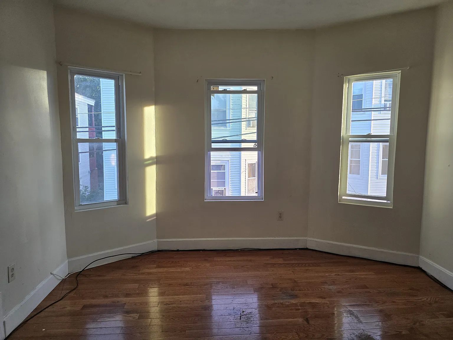 4 bed, 1200 sqft, $3,000 — Photo 4