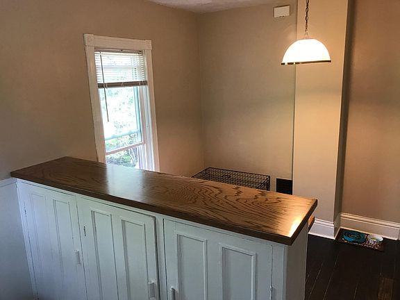 3rd image of 328 W 10th St APT 4