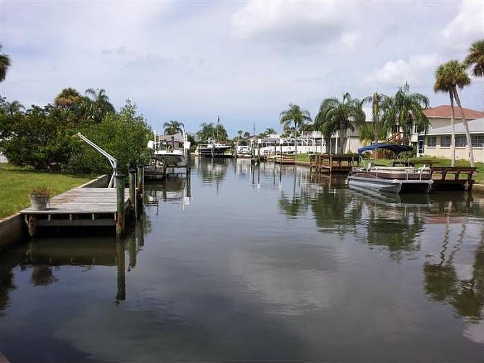 Dock