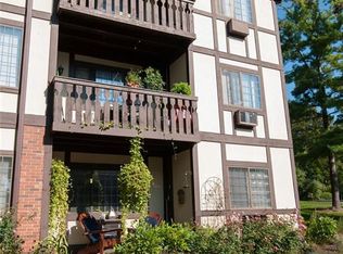 37 Rollingwood Dr #37, Brookfield, CT 06804