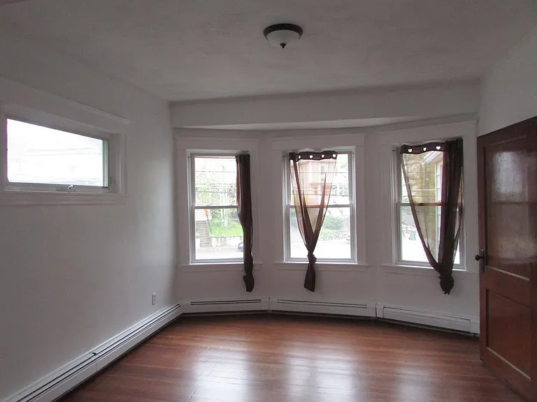 102 Putnam St #2 — Photo 5