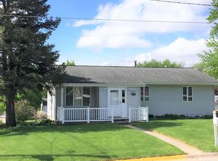 1909 1st Ave N, Clear Lake, IA 50428