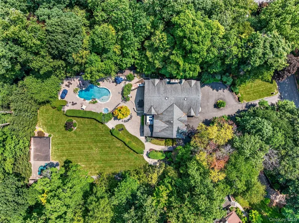 12 Rollingwood Drive, New City, NY 10956