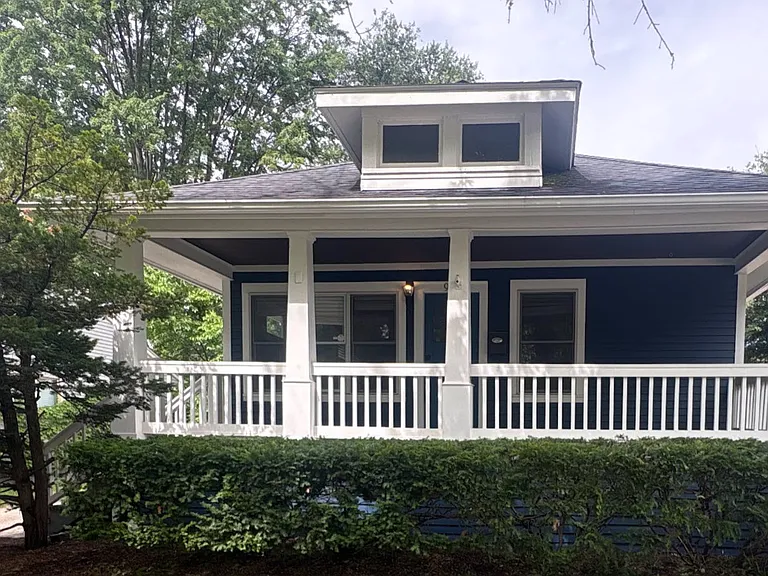 916 Cherokee Ave — Photo 1