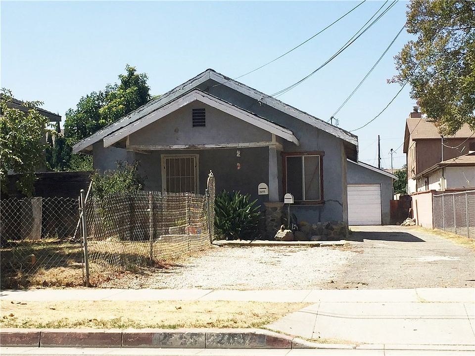 1st image of 2655 Pine St