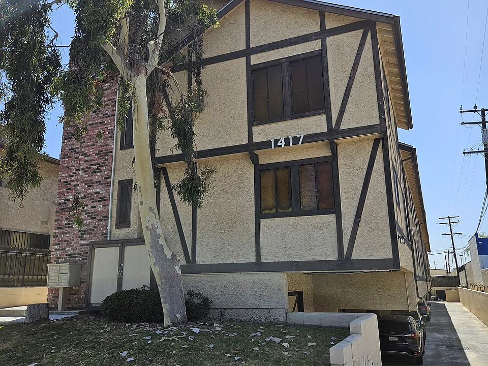 1417 S Marguerita Ave #8