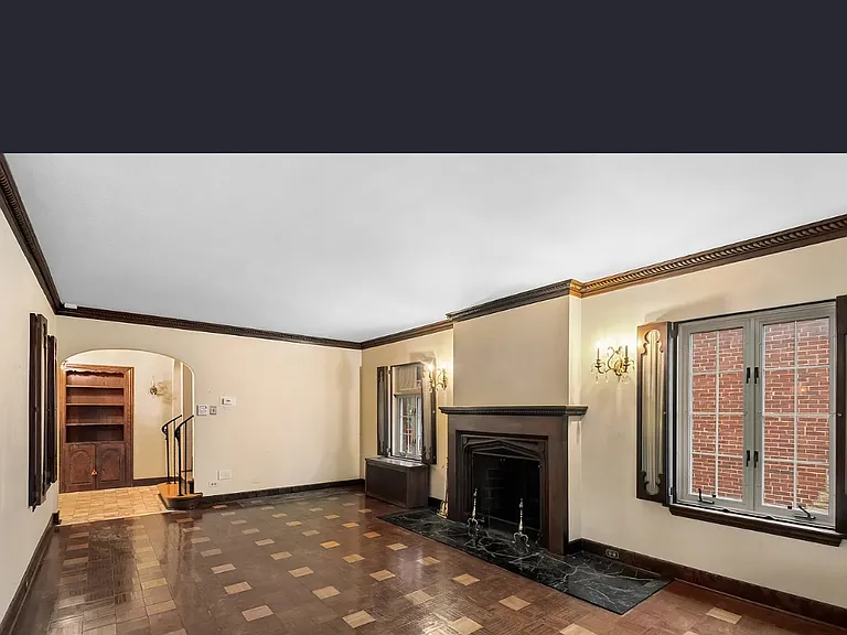 1422 Franklin Ave — Photo 2