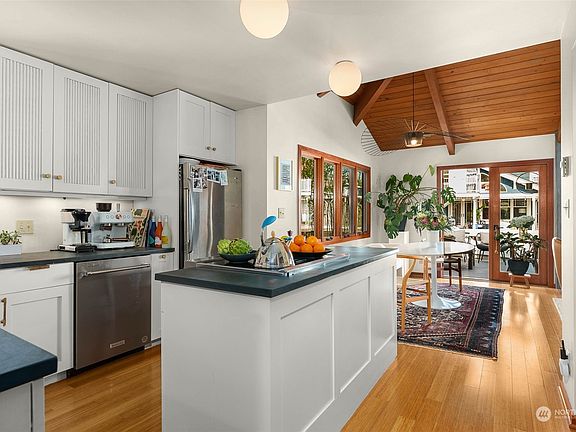 5th image of 2822 Boyer Avenue E #3