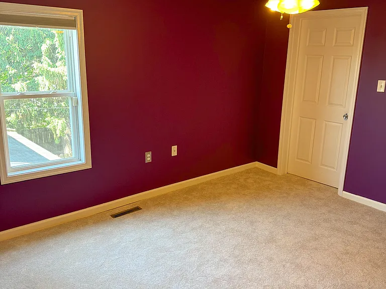 687 State St — Photo 16