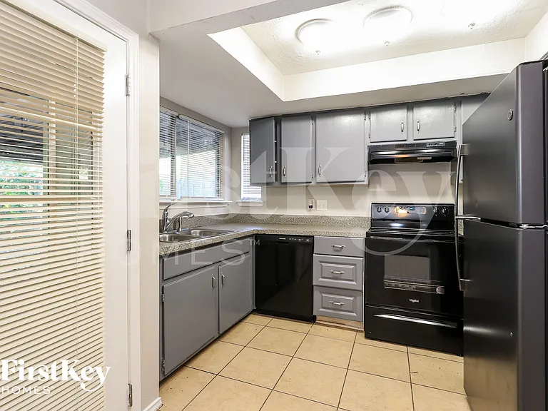 4439 Algernon Dr — Photo 6