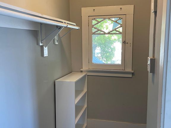 5th image of 500 W Wilson Ave #1/2