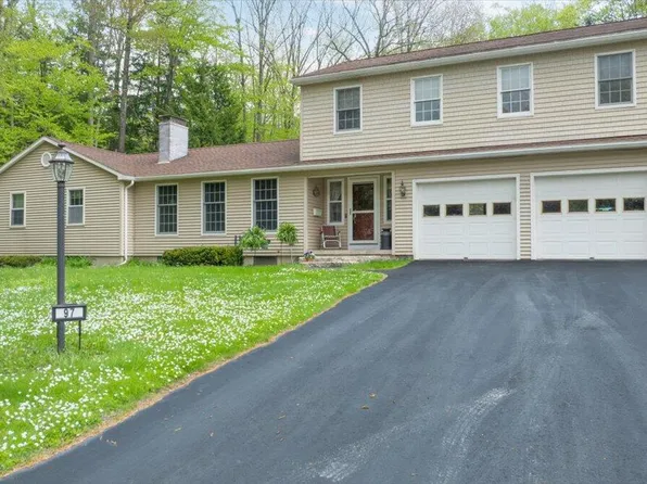 97 Pennwood Road, Winthrop, ME 04364