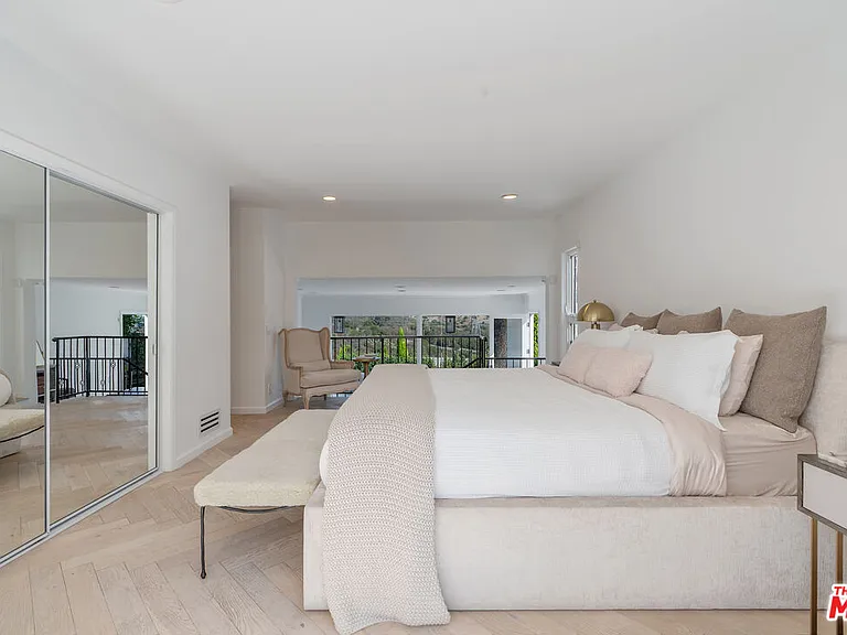 3479 Wonder View Dr — Photo 32