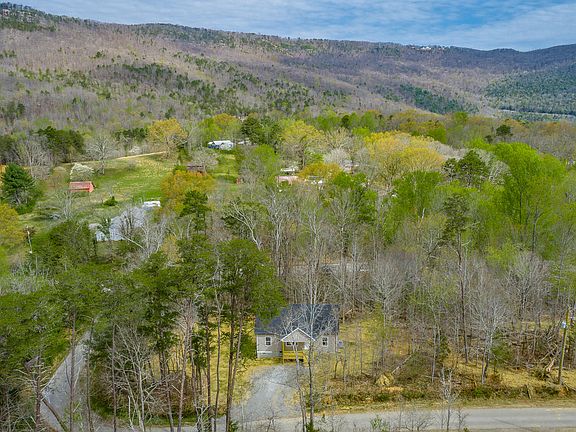 4th image of 77 Pineway Cir