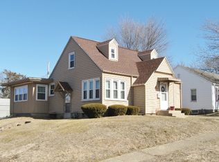 1001 Saint Julian St, Pekin, IL 61554