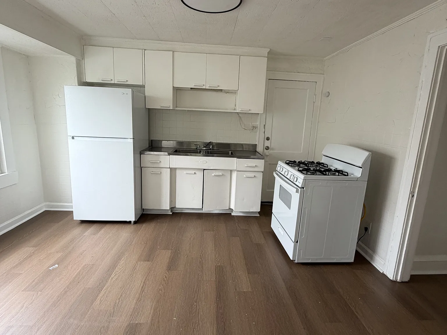 4473 West 133rd Street - Downstairs — Photo 2