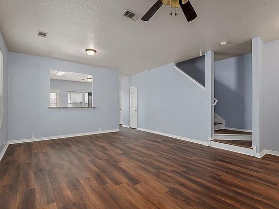 3rd image of 23851 Township Elm St
