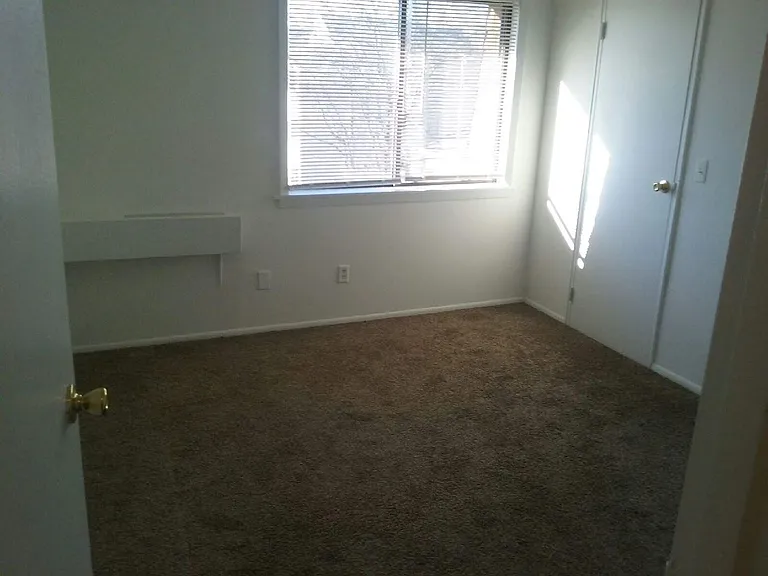 1315 Noble Ave #C2 — Photo 11