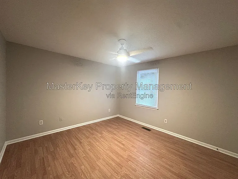619 E Horne St — Photo 6