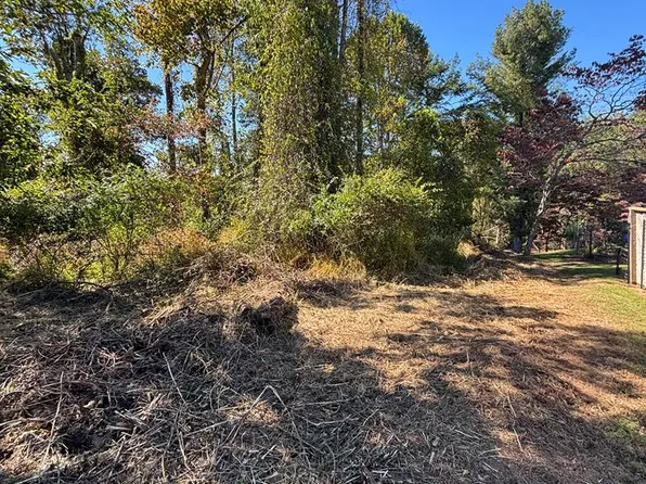 Stanley Dr, Galax, VA 24333