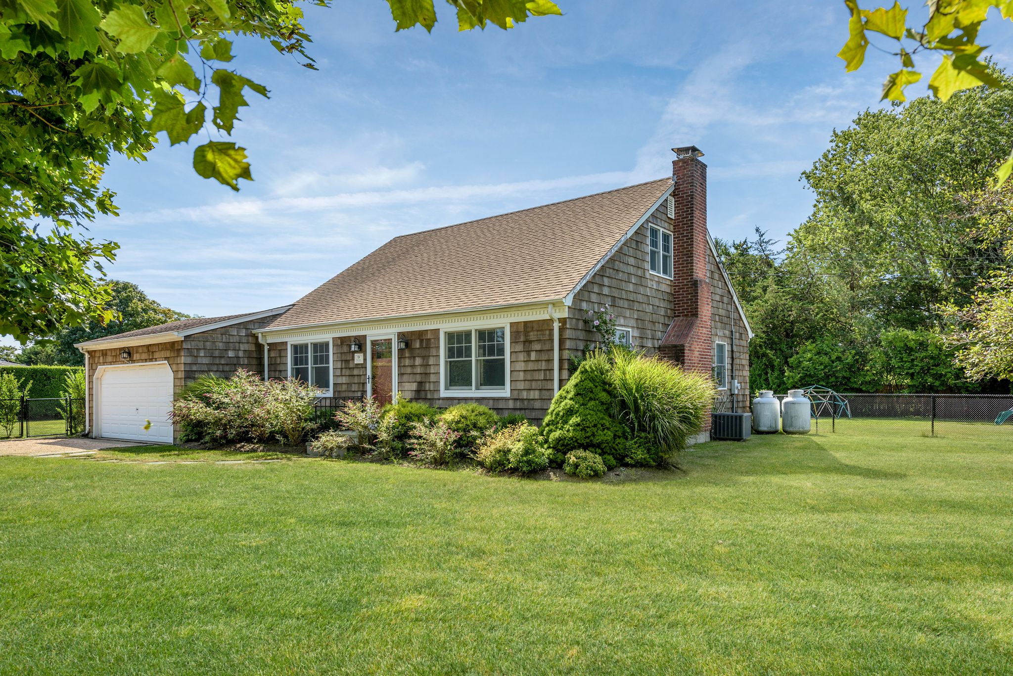 9 Farm Ln in Westhampton Out East