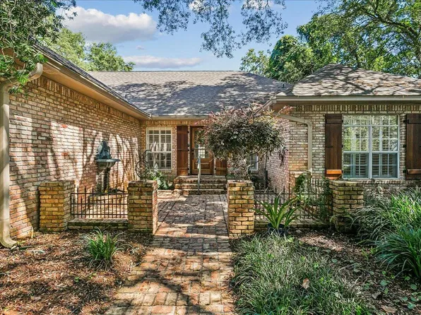 2437 W Bayshore Rd, Gulf Breeze, FL 32563