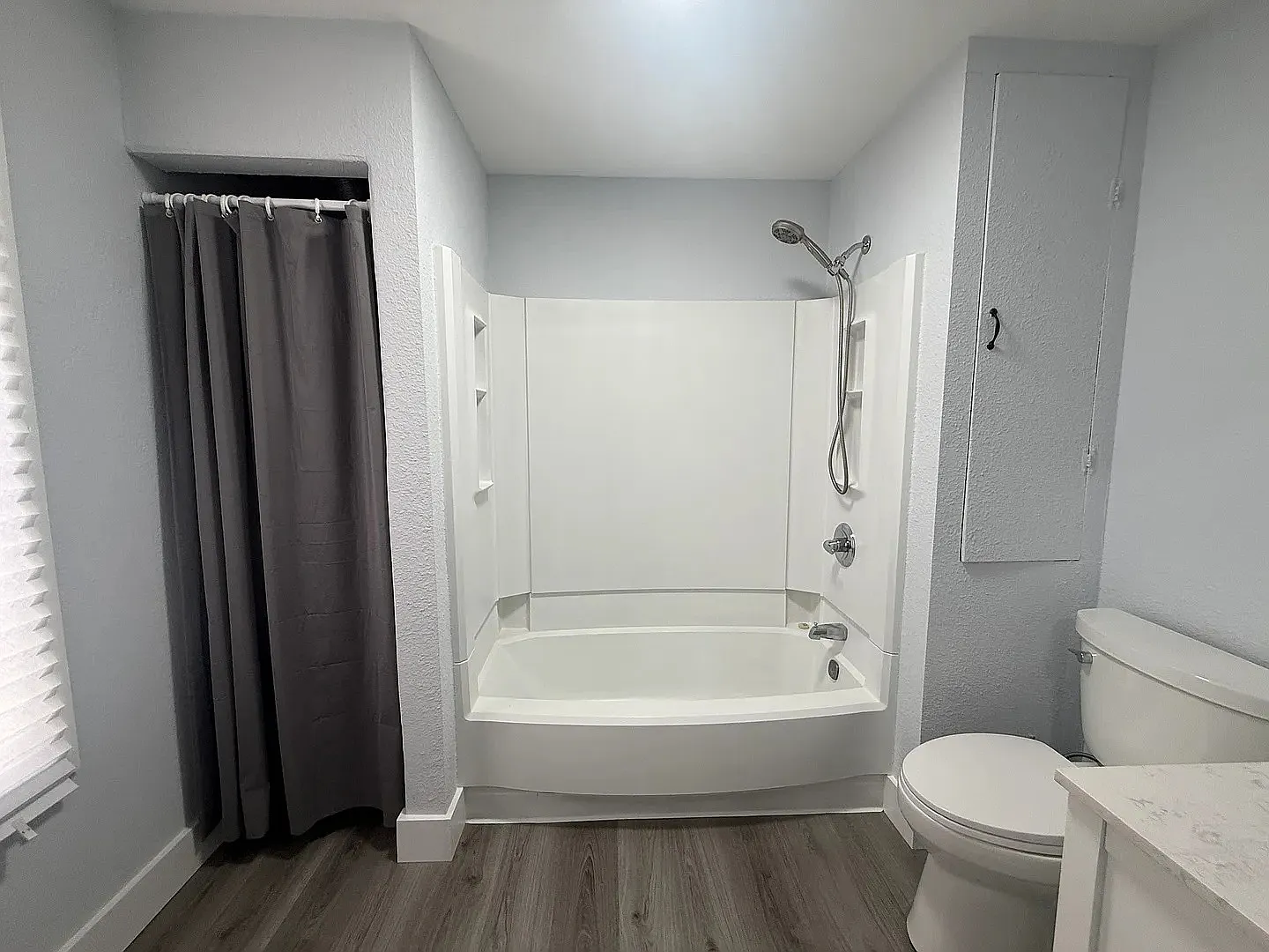3 bed, 1005 sqft, $1,590 — Photo 4