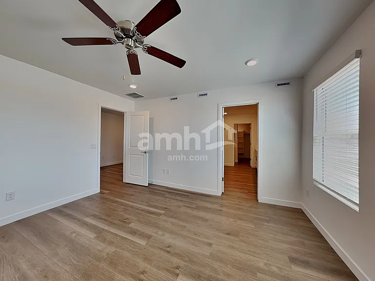 13145 N Mustang Crossing Rd — Photo 12