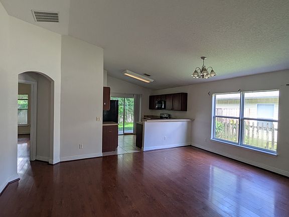 5th image of 2438 Princeton Ave