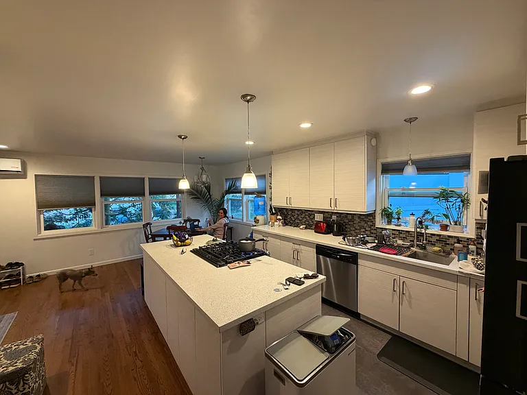 4272 Harbinson Ave — Photo 5