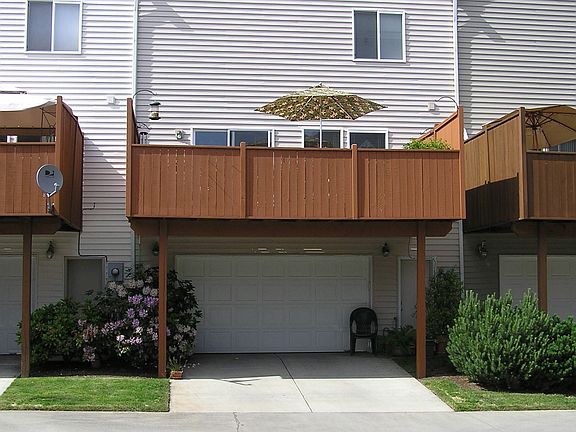 Row Home rear view