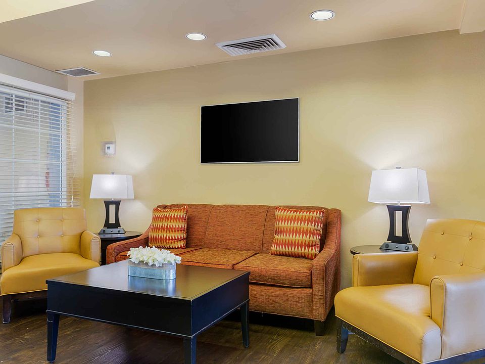 Lobby and Guest Check-in