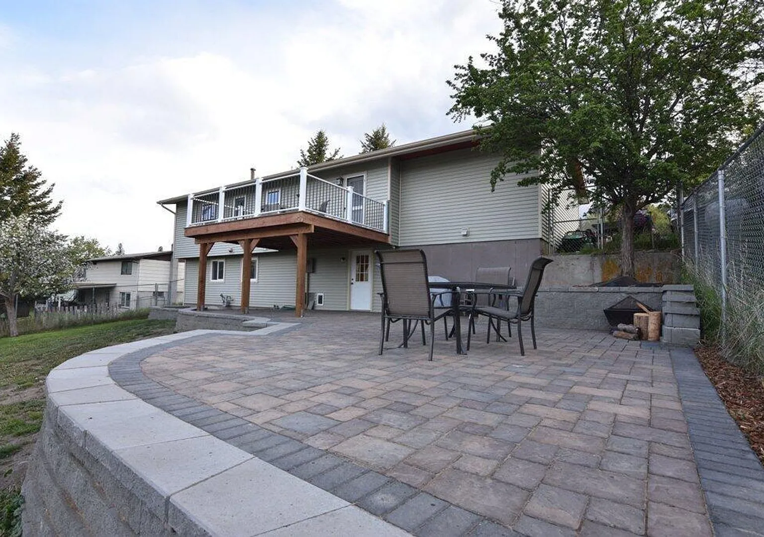 5-Bedroom Home in Lolo — Photo 2