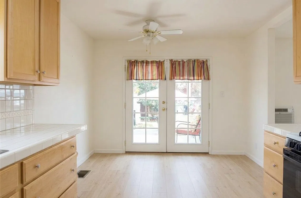 1 bed, 950 sqft, $2,600 — Photo 4