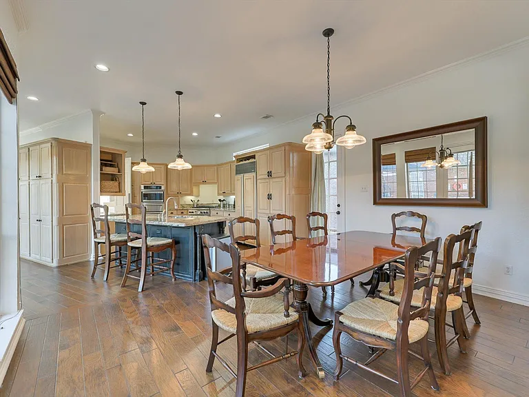 904 Tiffany Ln — Photo 16