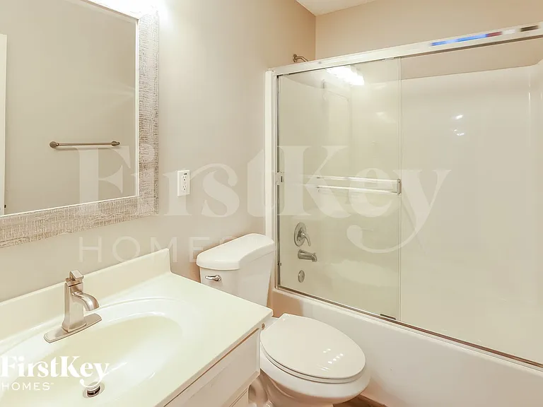 11623 N Windsor Ave — Photo 13