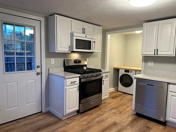 3rd image of 28 Salem St APT 3