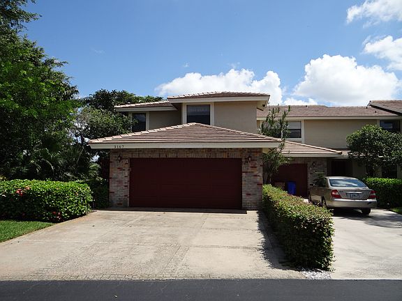 2nd image of 3167 Lake Shore Dr