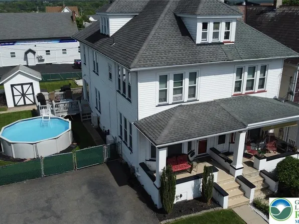 137 N 4th St, Lehighton, PA 18235