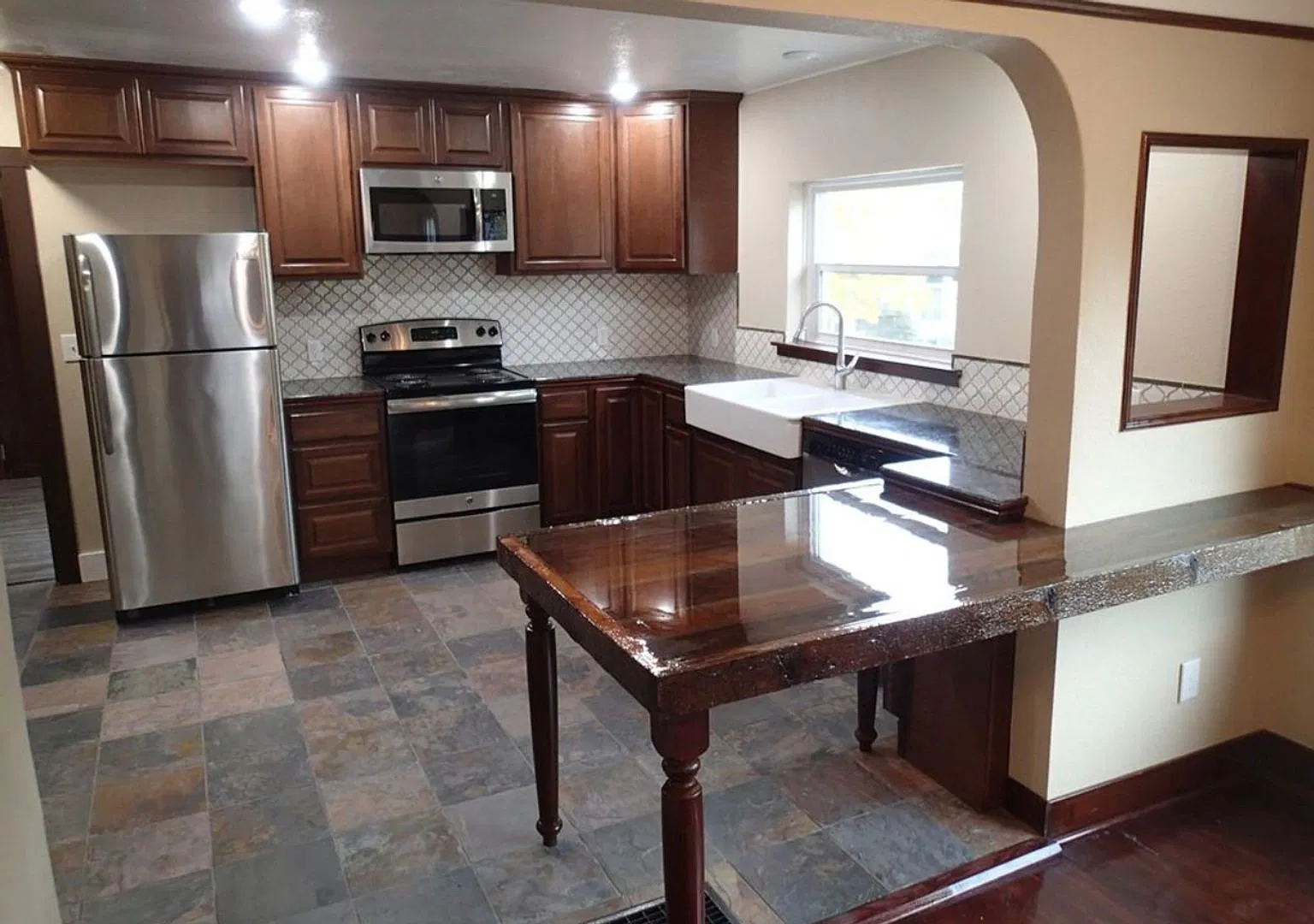2-Bedroom in Browns Addition — Photo 4