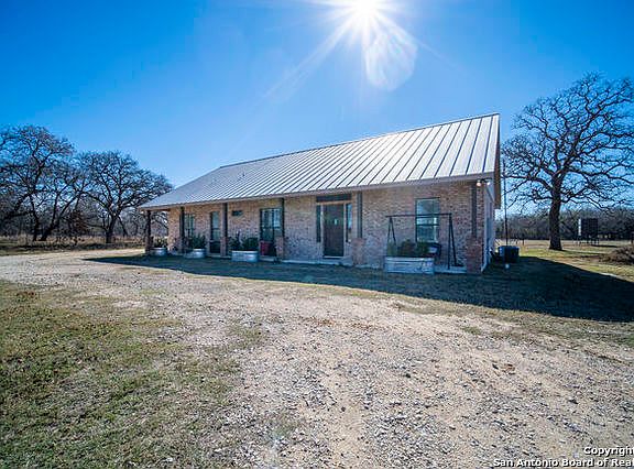 3rd image of 3619 County Road 434