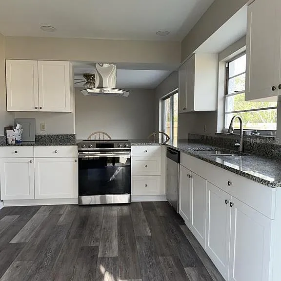 17608 Shadyside Cir — Photo 4