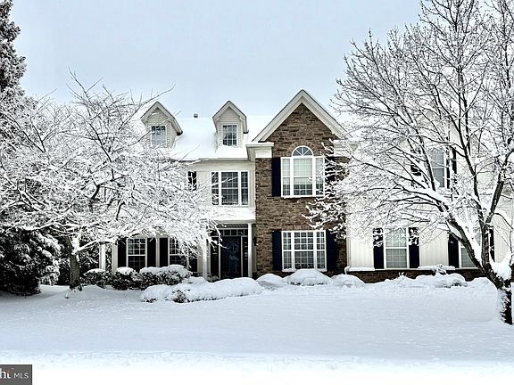 3rd image of 125 Statesman Rd