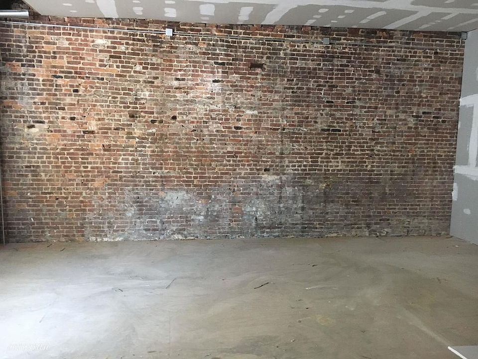 2nd image of 1649 Pacific St #1