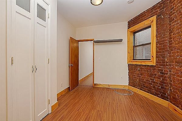 2nd image of 433 De Kalb Ave #3A