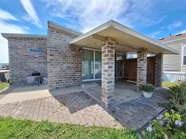 435 Cockle Dr, Port Isabel, TX 78578