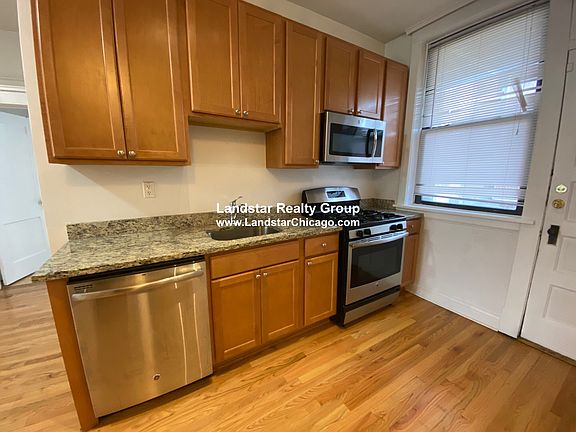 3rd image of 1316 W Waveland Ave #1