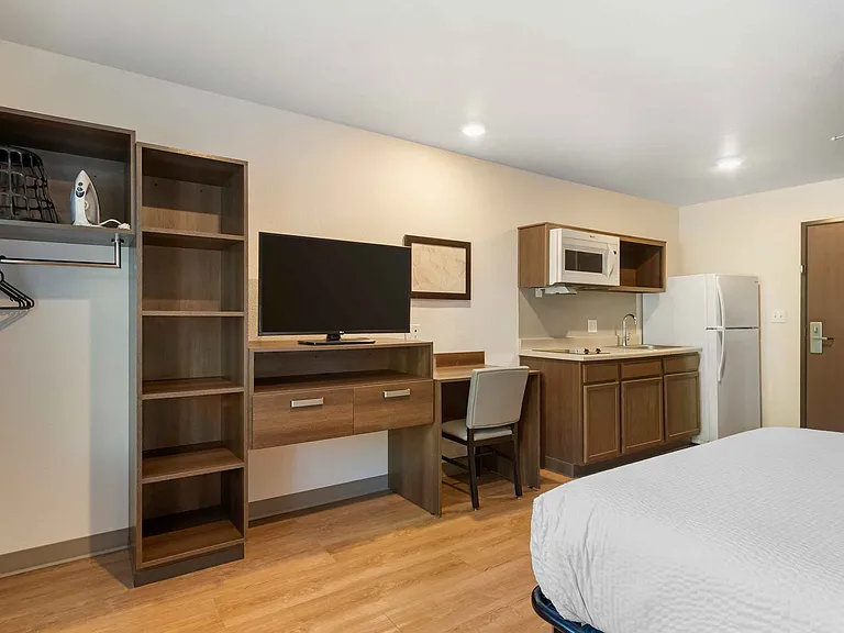 Studio Suite - 1 Queen Bed